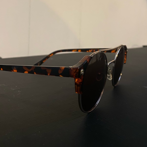 Round leopard brown sunglasses - Picture 2 of 4